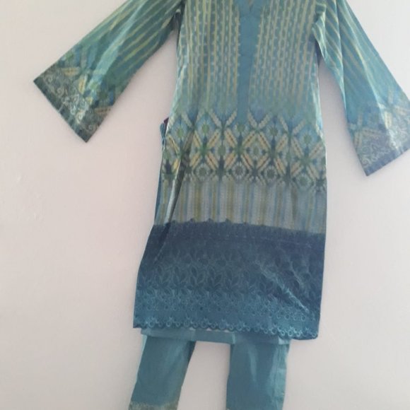 3-Piece Lawn Suit Embroidered - Picture 4 of 8